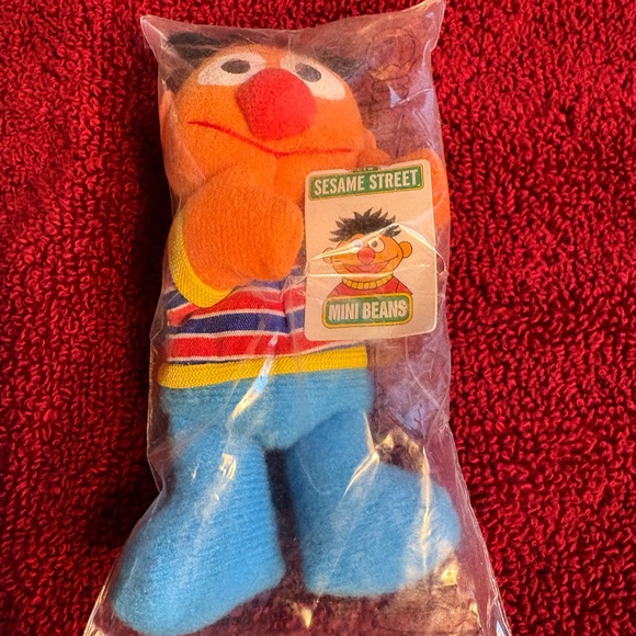 NIP Vintage 1999 Kelloggs Sesame Street Mini Beans - Picture 5 of 7